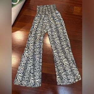 Show Me Your Mumu snake print pants size M
